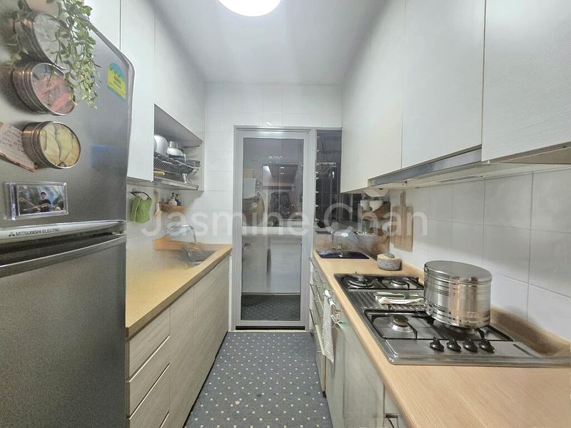 5 Room (5A) HDB for Sale in  518D Tampines Central 7 - Image 12
